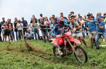 Discover the photo galleries of the Six Days Enduro 2025 in Bergamo: riders, action, and unforgettable moments from the world’s top event.