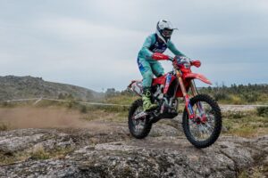 A hard-fought weekend in Fafe for the team as Max Ahlin closes in on the E2 podium and Valentino Corsi secures a strong third place in J1 at EnduroGP Portugal