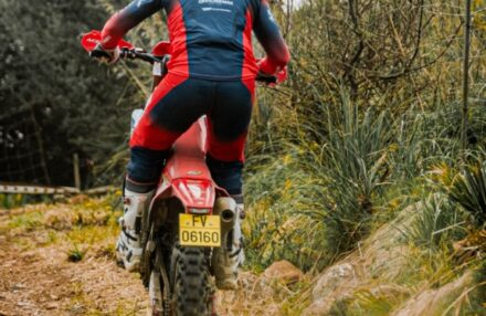 Strong performance and tough conditions at the EnduroGP opener in Custonaci, Sicily. Discover the full photo gallery.