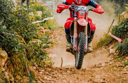 Strong performance and tough conditions at the EnduroGP opener in Custonaci, Sicily. Discover the full photo gallery.