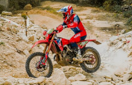 Strong performance and tough conditions at the EnduroGP opener in Custonaci, Sicily. Discover the full photo gallery.