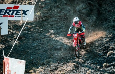 Strong performance at Assoluti d’Italia Enduro Round 2 in Pomarance: two podiums for the team. Discover the full photo gallery.
