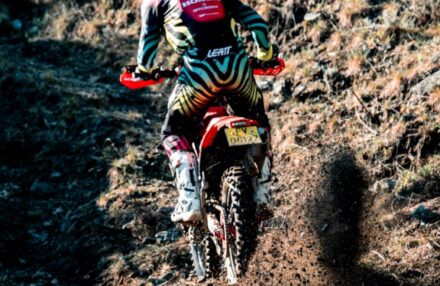 Strong performance at Assoluti d’Italia Enduro Round 2 in Pomarance: two podiums for the team. Discover the full photo gallery.