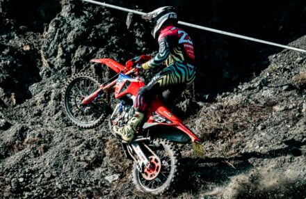 Strong performance at Assoluti d’Italia Enduro Round 2 in Pomarance: two podiums for the team. Discover the full photo gallery.