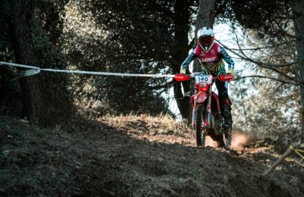 Strong performance at Assoluti d’Italia Enduro Round 2 in Pomarance: two podiums for the team. Discover the full photo gallery.