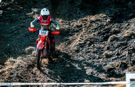 Strong performance at Assoluti d’Italia Enduro Round 2 in Pomarance: two podiums for the team. Discover the full photo gallery.
