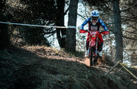Strong performance at Assoluti d’Italia Enduro Round 2 in Pomarance: two podiums for the team. Discover the full photo gallery.