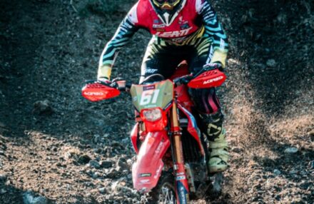 Strong performance at Assoluti d’Italia Enduro Round 2 in Pomarance: two podiums for the team. Discover the full photo gallery.