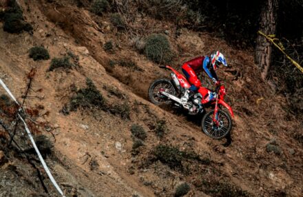 Strong performance at Assoluti d’Italia Enduro Round 2 in Pomarance: two podiums for the team. Discover the full photo gallery.