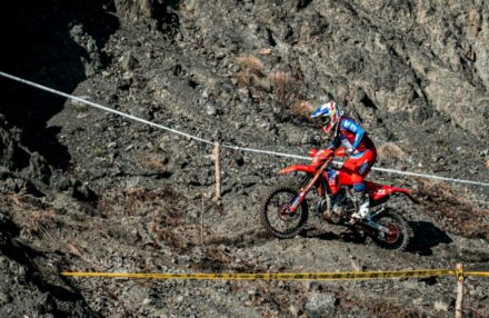 Strong performance at Assoluti d’Italia Enduro Round 2 in Pomarance: two podiums for the team. Discover the full photo gallery.