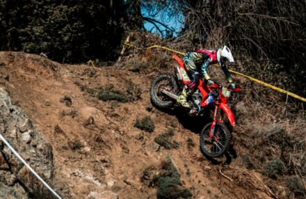 Strong performance at Assoluti d’Italia Enduro Round 2 in Pomarance: two podiums for the team. Discover the full photo gallery.