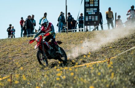 Strong performance at Assoluti d’Italia Enduro Round 2 in Pomarance: two podiums for the team. Discover the full photo gallery.