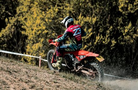 Strong performance at Assoluti d’Italia Enduro Round 2 in Pomarance: two podiums for the team. Discover the full photo gallery.