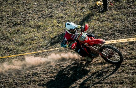 Strong performance at Assoluti d’Italia Enduro Round 2 in Pomarance: two podiums for the team. Discover the full photo gallery.