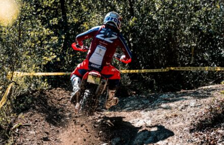 Strong performance at Assoluti d’Italia Enduro Round 2 in Pomarance: two podiums for the team. Discover the full photo gallery.