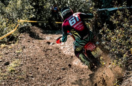 Strong performance at Assoluti d’Italia Enduro Round 2 in Pomarance: two podiums for the team. Discover the full photo gallery.