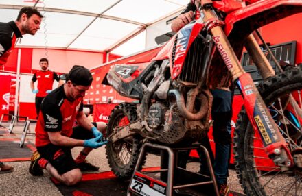 Strong performance at Assoluti d’Italia Enduro Round 2 in Pomarance: two podiums for the team. Discover the full photo gallery.