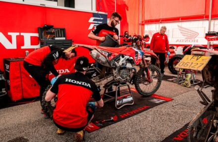 Strong performance at Assoluti d’Italia Enduro Round 2 in Pomarance: two podiums for the team. Discover the full photo gallery.