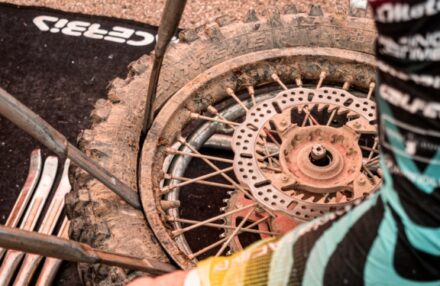 Strong performance at Assoluti d’Italia Enduro Round 2 in Pomarance: two podiums for the team. Discover the full photo gallery.