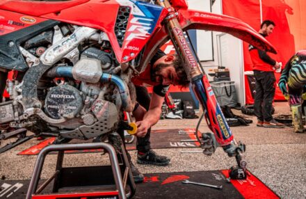 Strong performance at Assoluti d’Italia Enduro Round 2 in Pomarance: two podiums for the team. Discover the full photo gallery.