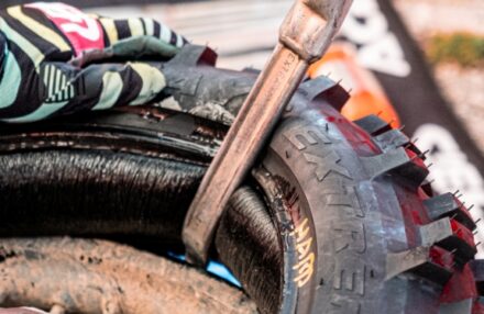 Strong performance at Assoluti d’Italia Enduro Round 2 in Pomarance: two podiums for the team. Discover the full photo gallery.