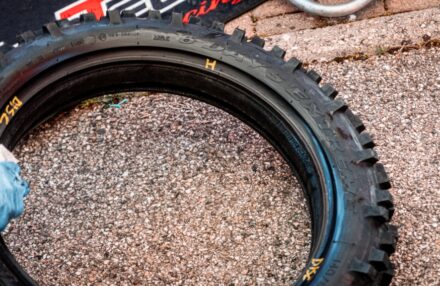 Strong performance at Assoluti d’Italia Enduro Round 2 in Pomarance: two podiums for the team. Discover the full photo gallery.