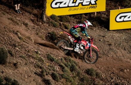 Strong performance at Assoluti d’Italia Enduro Round 2 in Pomarance: two podiums for the team. Discover the full photo gallery.