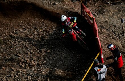 Strong performance at Assoluti d’Italia Enduro Round 2 in Pomarance: two podiums for the team. Discover the full photo gallery.