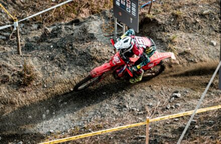 Strong performance at Assoluti d’Italia Enduro Round 2 in Pomarance: two podiums for the team. Discover the full photo gallery.