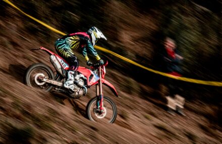 Strong performance at Assoluti d’Italia Enduro Round 2 in Pomarance: two podiums for the team. Discover the full photo gallery.