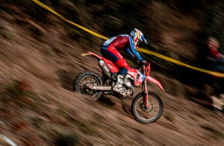Strong performance at Assoluti d’Italia Enduro Round 2 in Pomarance: two podiums for the team. Discover the full photo gallery.
