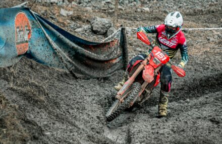 Strong performance at Assoluti d’Italia Enduro Round 2 in Pomarance: two podiums for the team. Discover the full photo gallery.