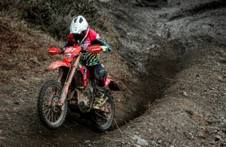 Strong performance at Assoluti d’Italia Enduro Round 2 in Pomarance: two podiums for the team. Discover the full photo gallery.