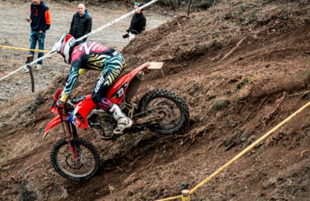 Strong performance at Assoluti d’Italia Enduro Round 2 in Pomarance: two podiums for the team. Discover the full photo gallery.