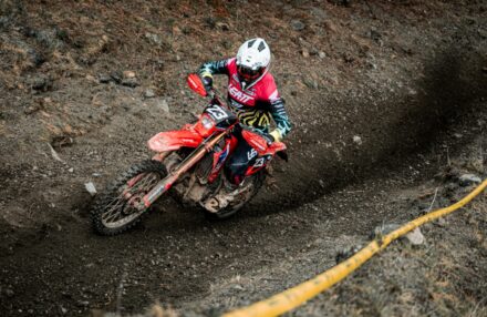 Strong performance at Assoluti d’Italia Enduro Round 2 in Pomarance: two podiums for the team. Discover the full photo gallery.