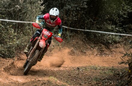 Strong performance at Assoluti d’Italia Enduro Round 2 in Pomarance: two podiums for the team. Discover the full photo gallery.