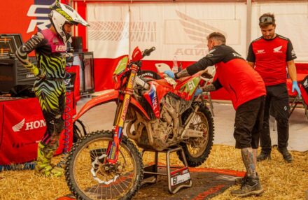 Relive the 2026 Oliana EnduroGP: highlights, podiums, and intense racing action in our photo gallery