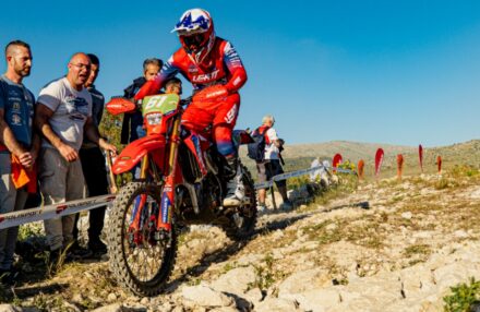 Strong performance and tough conditions at the EnduroGP opener in Custonaci, Sicily. Discover the full photo gallery.