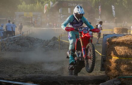 Round 4 Assoluti d'Italia in Pianello Val Tidone: Bernardini returns to racing, both he and Oldrati reach the podium. Ahlin and Corsi impress. Discover the gallery