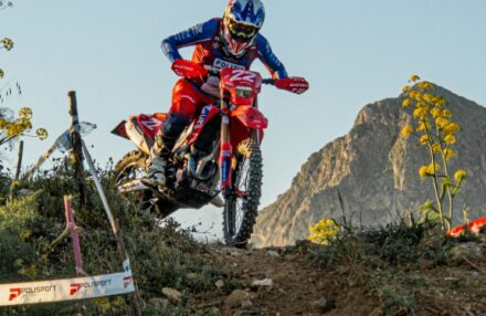Strong performance and tough conditions at the EnduroGP opener in Custonaci, Sicily. Discover the full photo gallery.