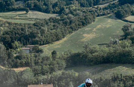 Round 4 Assoluti d'Italia in Pianello Val Tidone: Bernardini returns to racing, both he and Oldrati reach the podium. Ahlin and Corsi impress. Discover the gallery