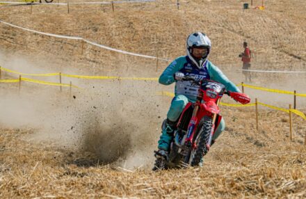 Round 4 Assoluti d'Italia in Pianello Val Tidone: Bernardini returns to racing, both he and Oldrati reach the podium. Ahlin and Corsi impress. Discover the gallery