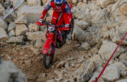Strong performance and tough conditions at the EnduroGP opener in Custonaci, Sicily. Discover the full photo gallery.