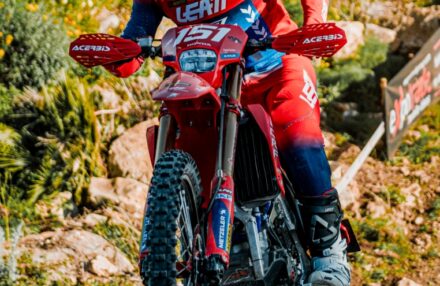 Strong performance and tough conditions at the EnduroGP opener in Custonaci, Sicily. Discover the full photo gallery.