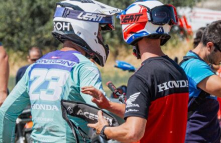Round 4 Assoluti d'Italia in Pianello Val Tidone: Bernardini returns to racing, both he and Oldrati reach the podium. Ahlin and Corsi impress. Discover the gallery