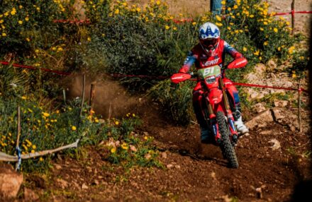 Strong performance and tough conditions at the EnduroGP opener in Custonaci, Sicily. Discover the full photo gallery.