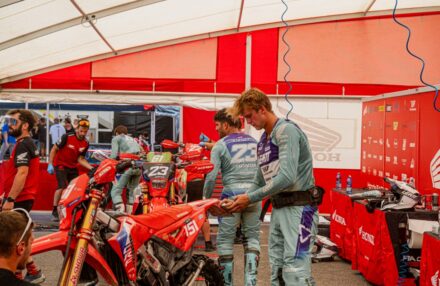 Round 4 Assoluti d'Italia in Pianello Val Tidone: Bernardini returns to racing, both he and Oldrati reach the podium. Ahlin and Corsi impress. Discover the gallery