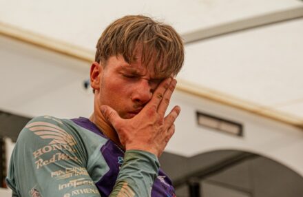 Round 4 Assoluti d'Italia in Pianello Val Tidone: Bernardini returns to racing, both he and Oldrati reach the podium. Ahlin and Corsi impress. Discover the gallery