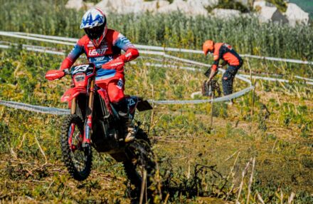 Strong performance and tough conditions at the EnduroGP opener in Custonaci, Sicily. Discover the full photo gallery.