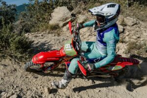 Round 4 Assoluti d'Italia in Pianello Val Tidone: Bernardini returns to racing, both he and Oldrati reach the podium. Ahlin and Corsi impress. Discover the gallery